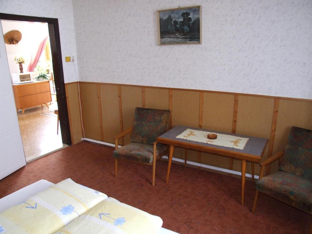 Revesz Vendeghaz Hotell Harkány Rum bild