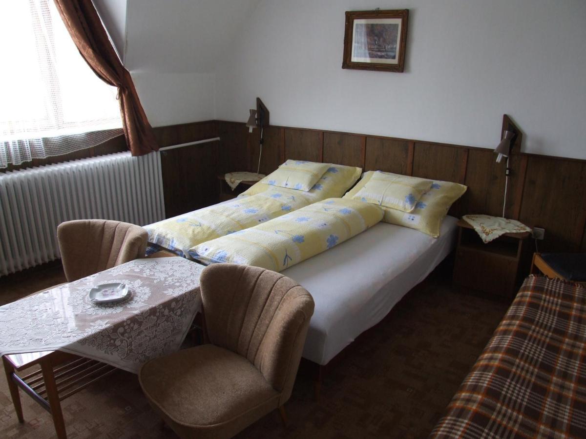 Revesz Vendeghaz Hotell Harkány Rum bild