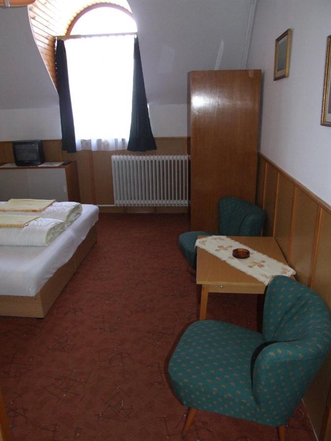 Revesz Vendeghaz Hotell Harkány Exteriör bild