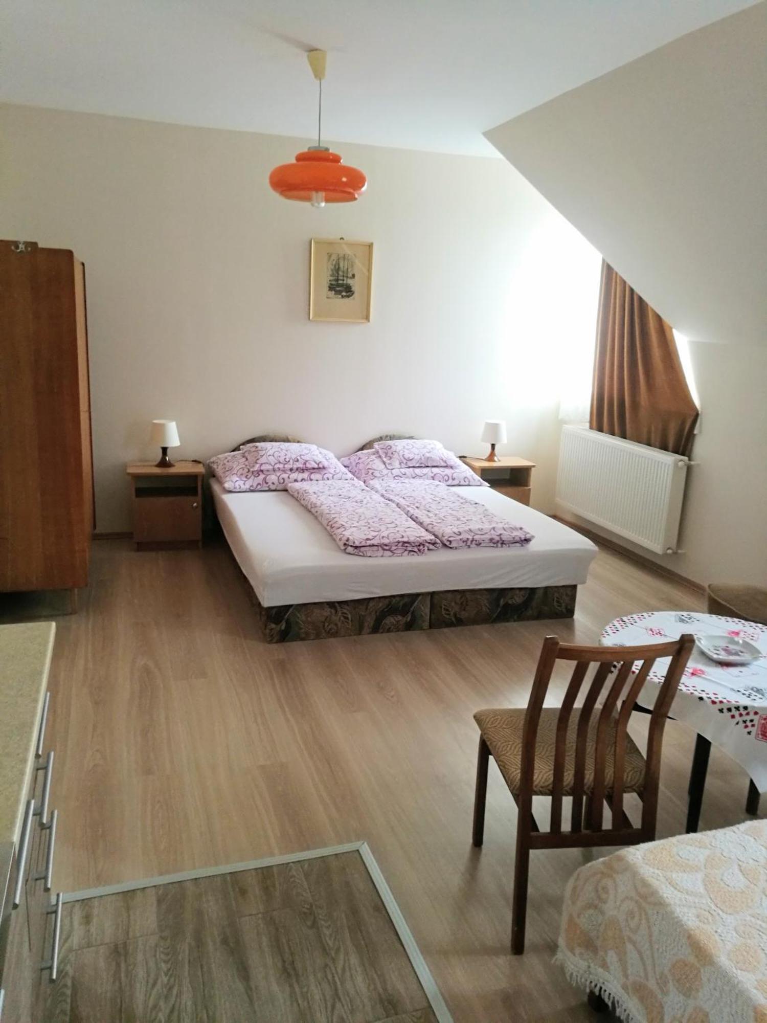 Revesz Vendeghaz Hotell Harkány Exteriör bild
