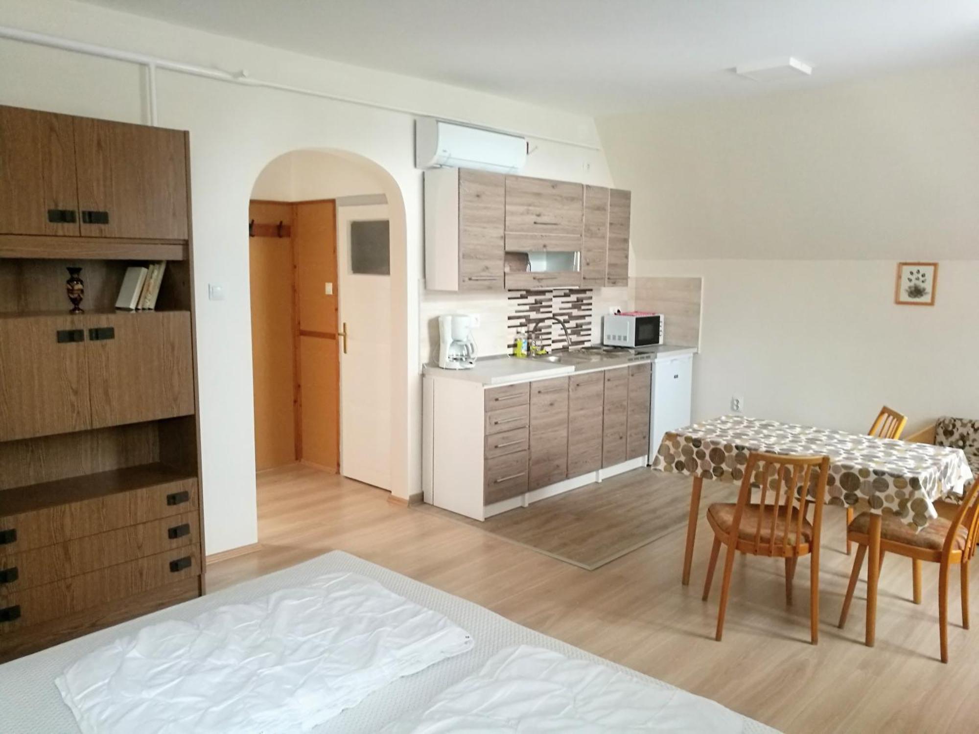 Revesz Vendeghaz Hotell Harkány Exteriör bild