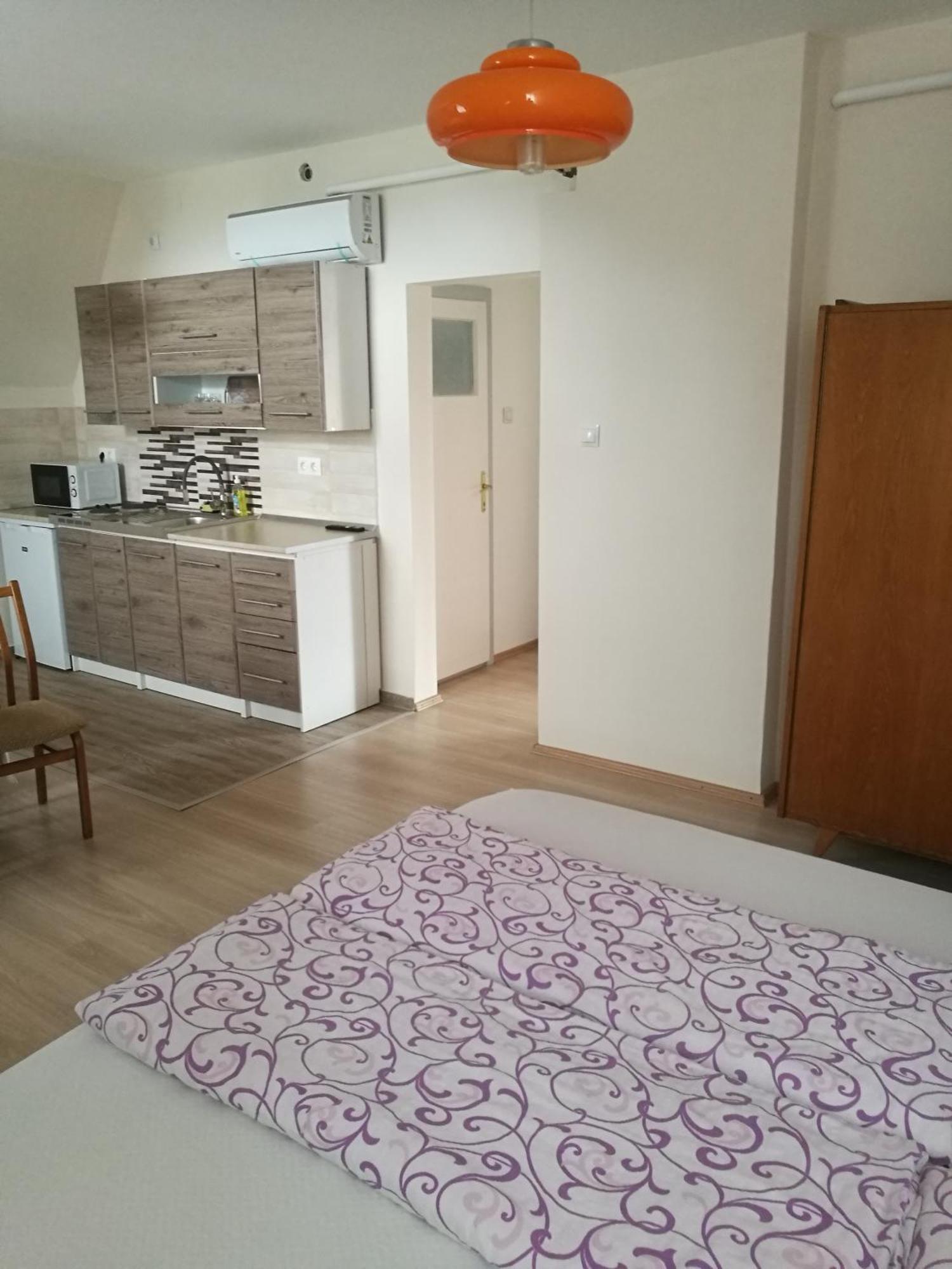Revesz Vendeghaz Hotell Harkány Exteriör bild