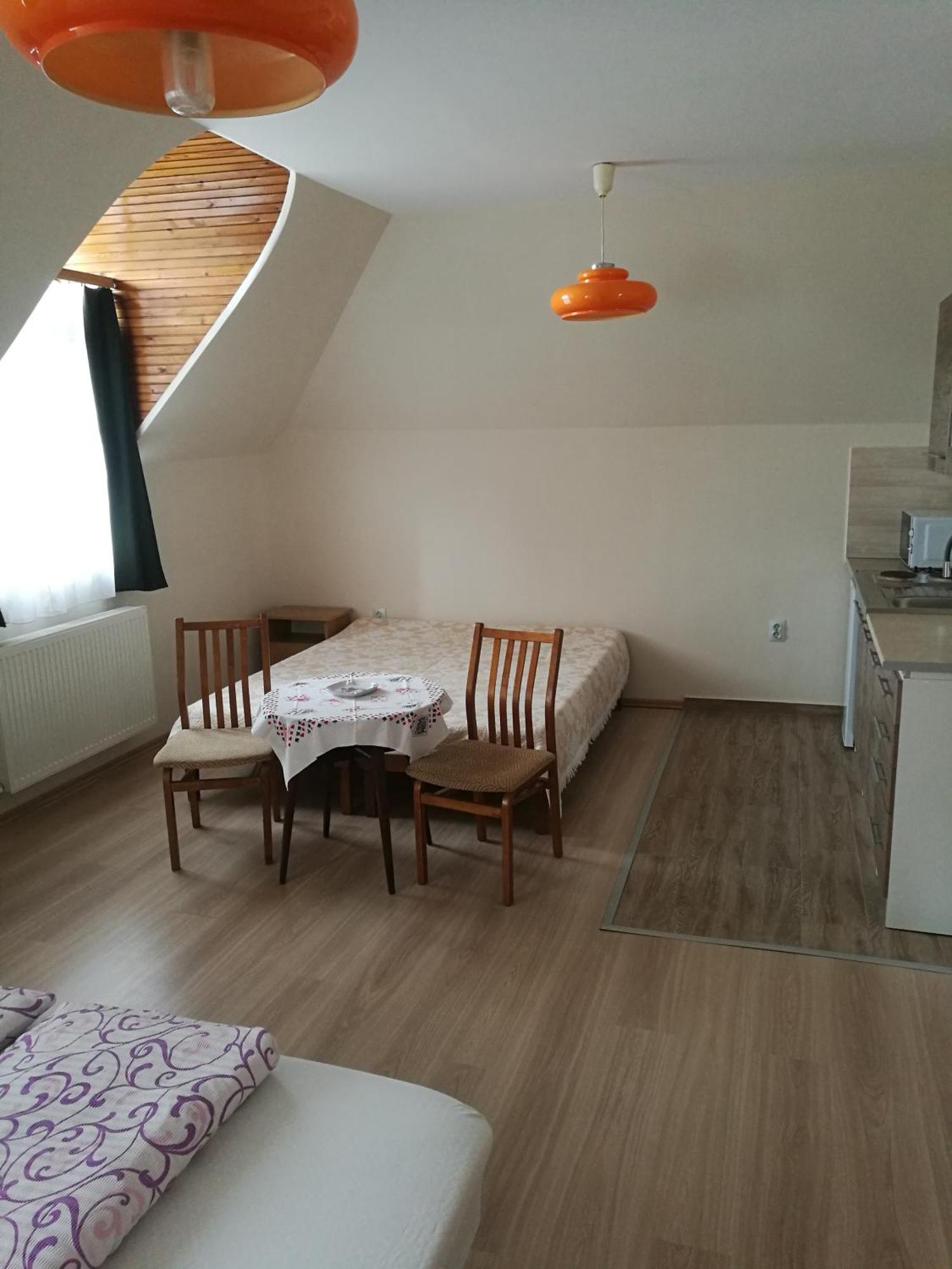 Revesz Vendeghaz Hotell Harkány Exteriör bild